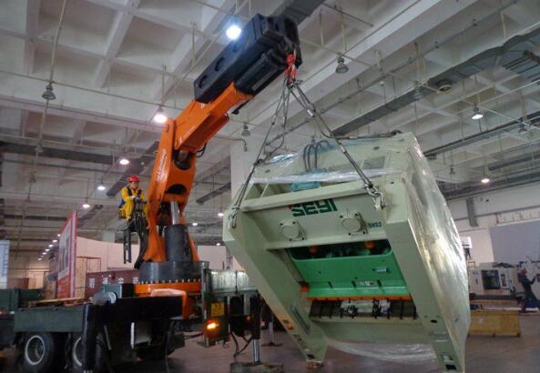 如何解決設備搬運過程中的難點并提高搬運過程中的精度？